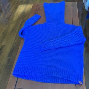 New nice blue-ink sweater